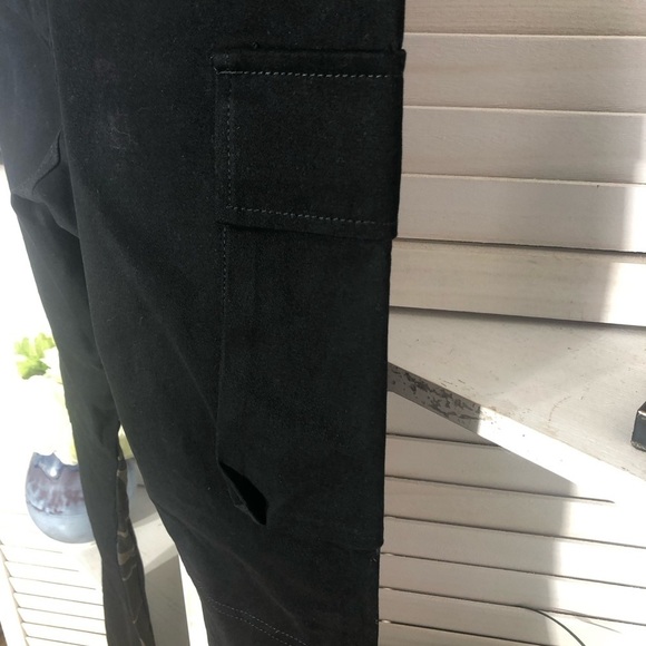 Hot Topic Black Cargo Pants Goth Camouflage Flare 28x32 - Picture 12 of 12